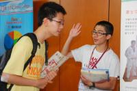 A cordial exchange between a founding student and a CUHK new student